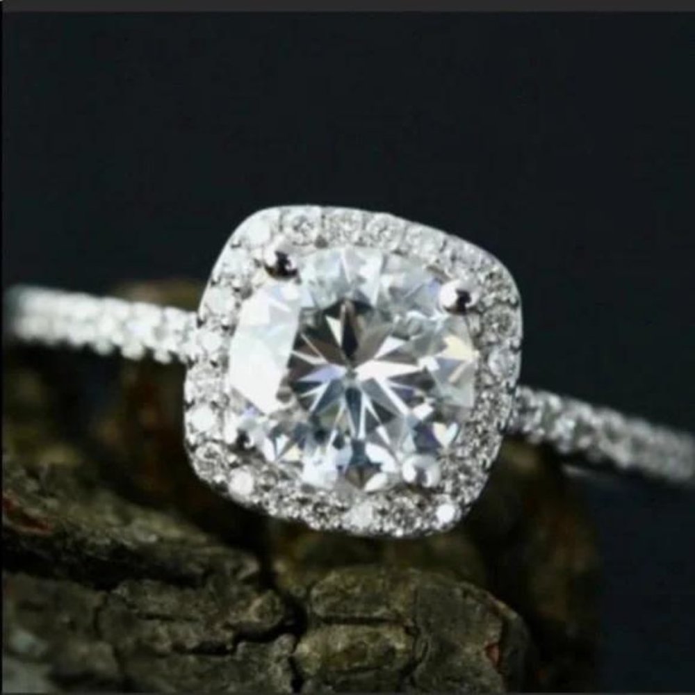 NEW 925 STERLING SILVER ENGAGEMENT DIAMOND RING, BEAUTIFUL RING, SHINY RING. - Picture 3 of 3